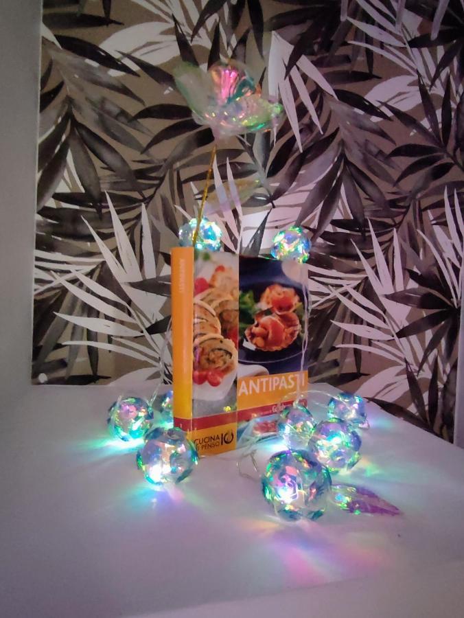 Casa Vacanze Isolotto อิโซลา เดลเล เฟมมิเน ภายนอก รูปภาพ