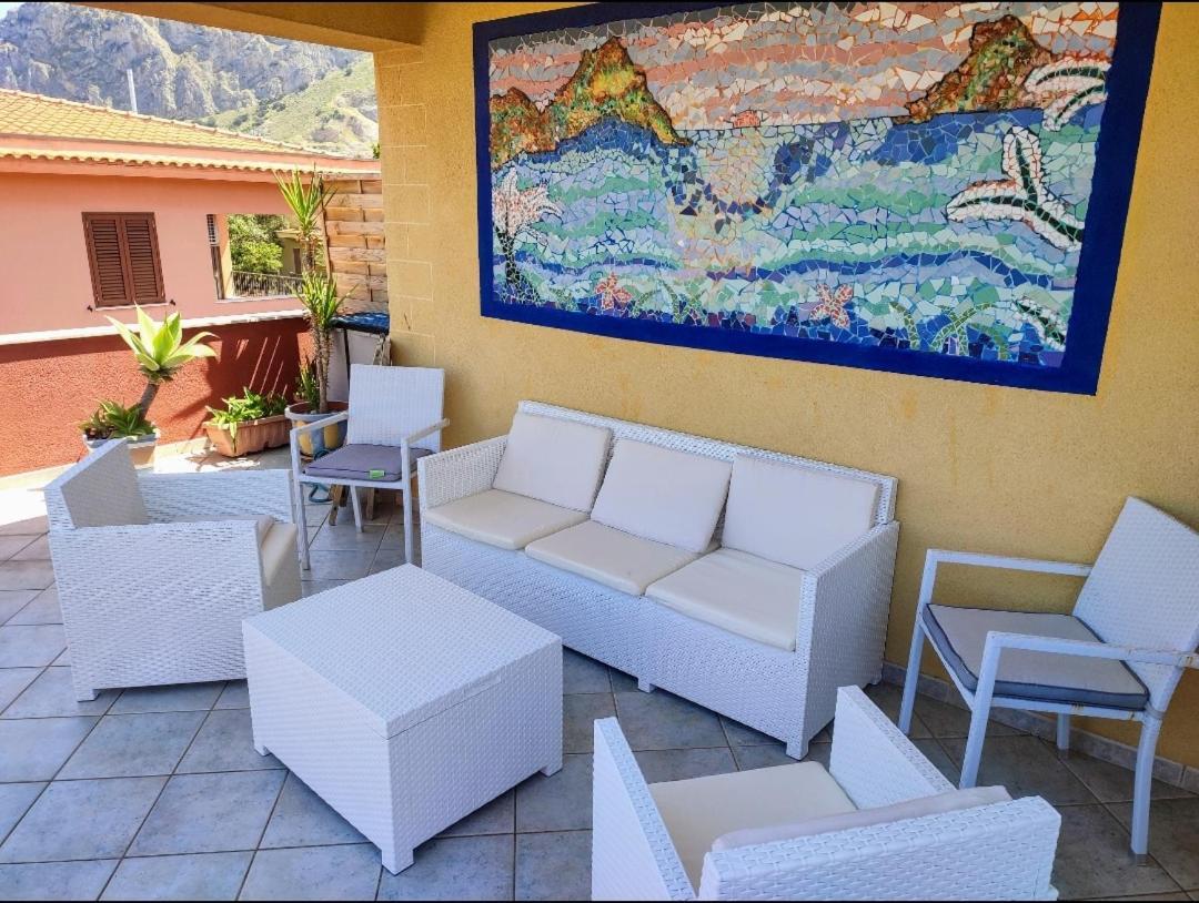 Casa Vacanze Isolotto อิโซลา เดลเล เฟมมิเน ภายนอก รูปภาพ