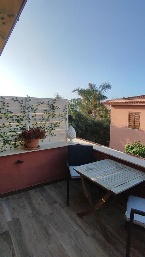 Casa Vacanze Isolotto อิโซลา เดลเล เฟมมิเน ภายนอก รูปภาพ