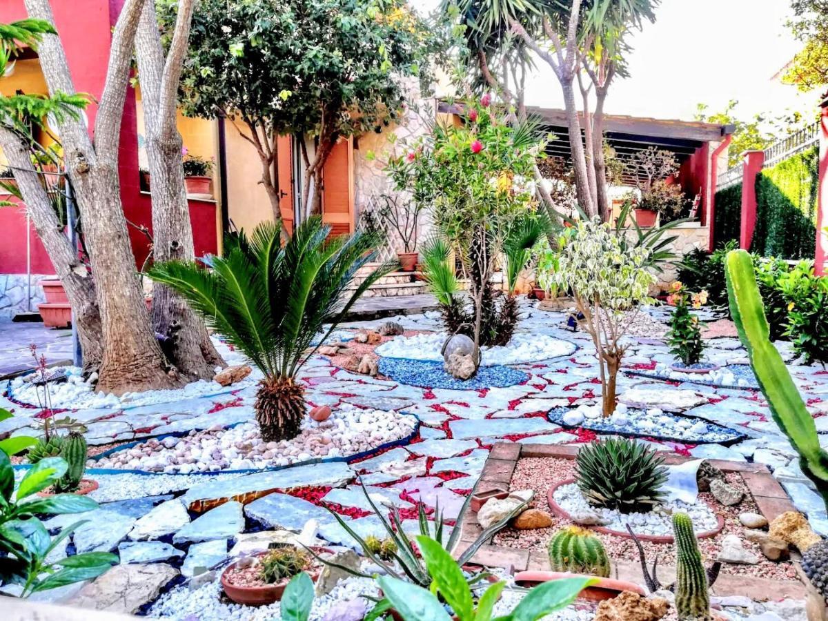 Casa Vacanze Isolotto อิโซลา เดลเล เฟมมิเน ภายนอก รูปภาพ