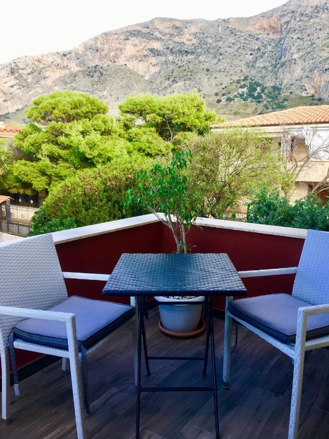 Casa Vacanze Isolotto อิโซลา เดลเล เฟมมิเน ภายนอก รูปภาพ